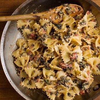 Pasta With Tomatoes and Broccoli Leaves