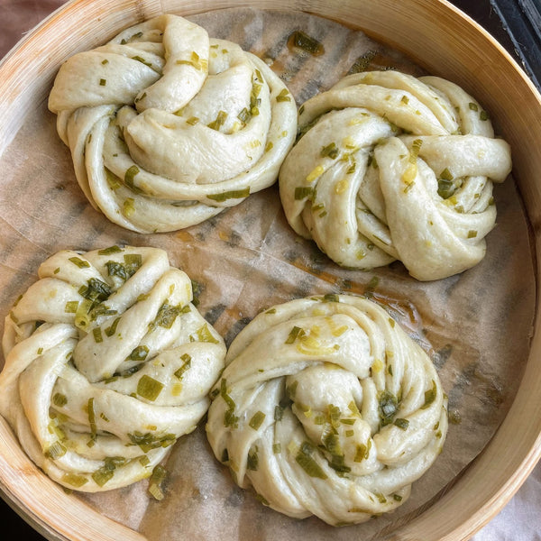 Hua Juan (Scallion Steamed Flower Buns)